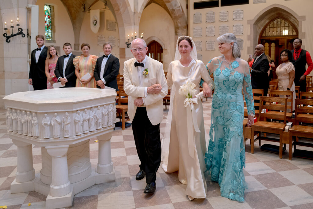 A simple and modest bouquet consisting of all white calla lilies wrapped in ivory silk. An elegant and classic touch to a beautiful summer wedding in Sewanee, TN. Design by Rosemary and Finch Floral Design in Nashville, TN. 